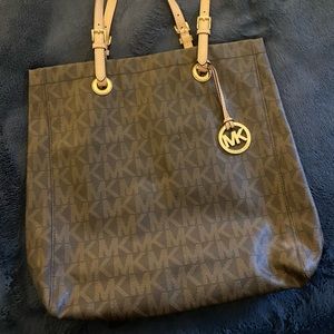 Michael Kors Long Jet Set Tote